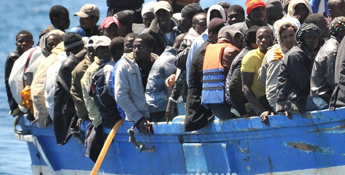 Flüchtlingsdrama im Mittelmeer: Wie die EU die Fluchtursachen schafft (Monitor, ARD)