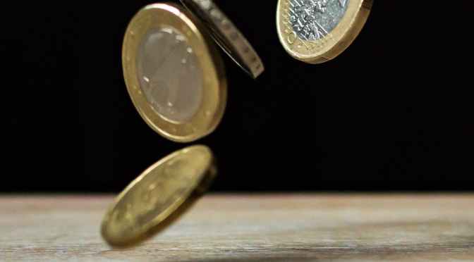 Habeck guckt ins Loch: Wieder fehlen 60 Mrd. Euro!